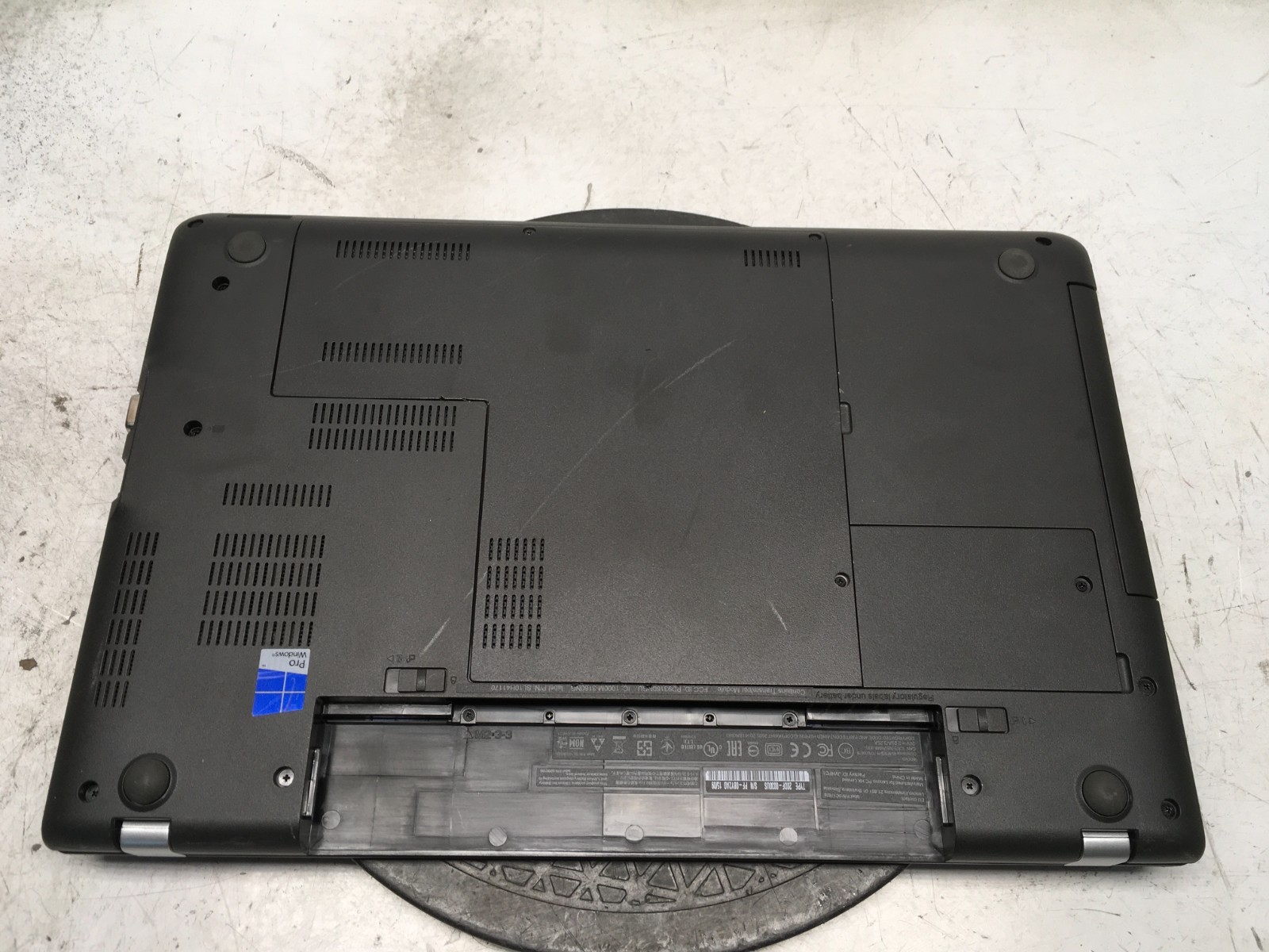 Lenovo ThinkPad E550 Intel i5-5200U 2.2GHz 4 GB NO HDD
