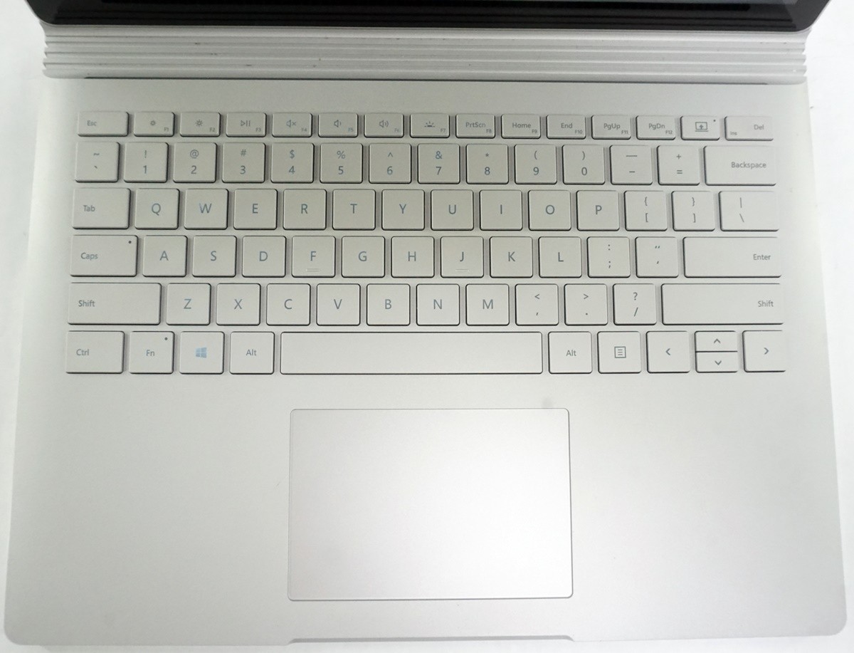 Microsoft Surface Book 2 13.5″ 1832 i7-8650U 1.9GHz 8GB RAM 256GB SSD GTX 1050