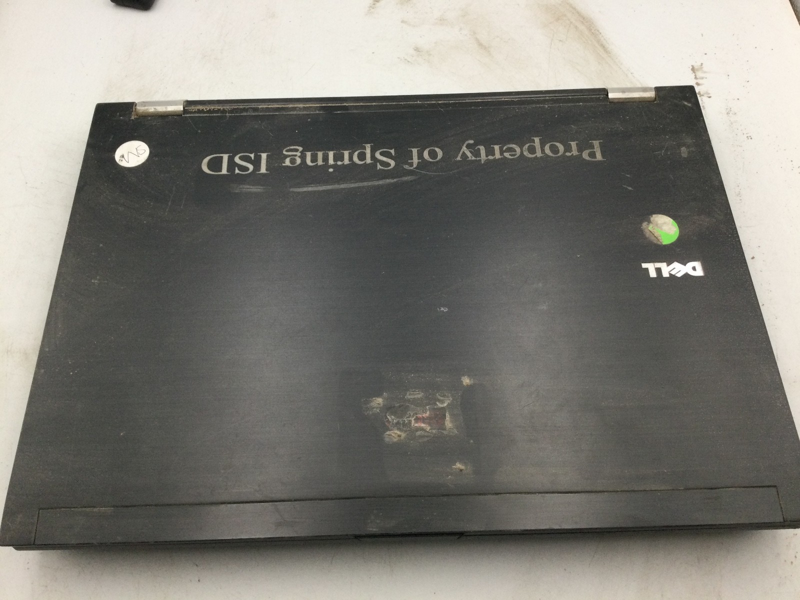 DELL LATITUDE E6500 – FOR PARTS/POWERS ON – INTEL CORE 2 DUO – 2GB RAM -READ -BB