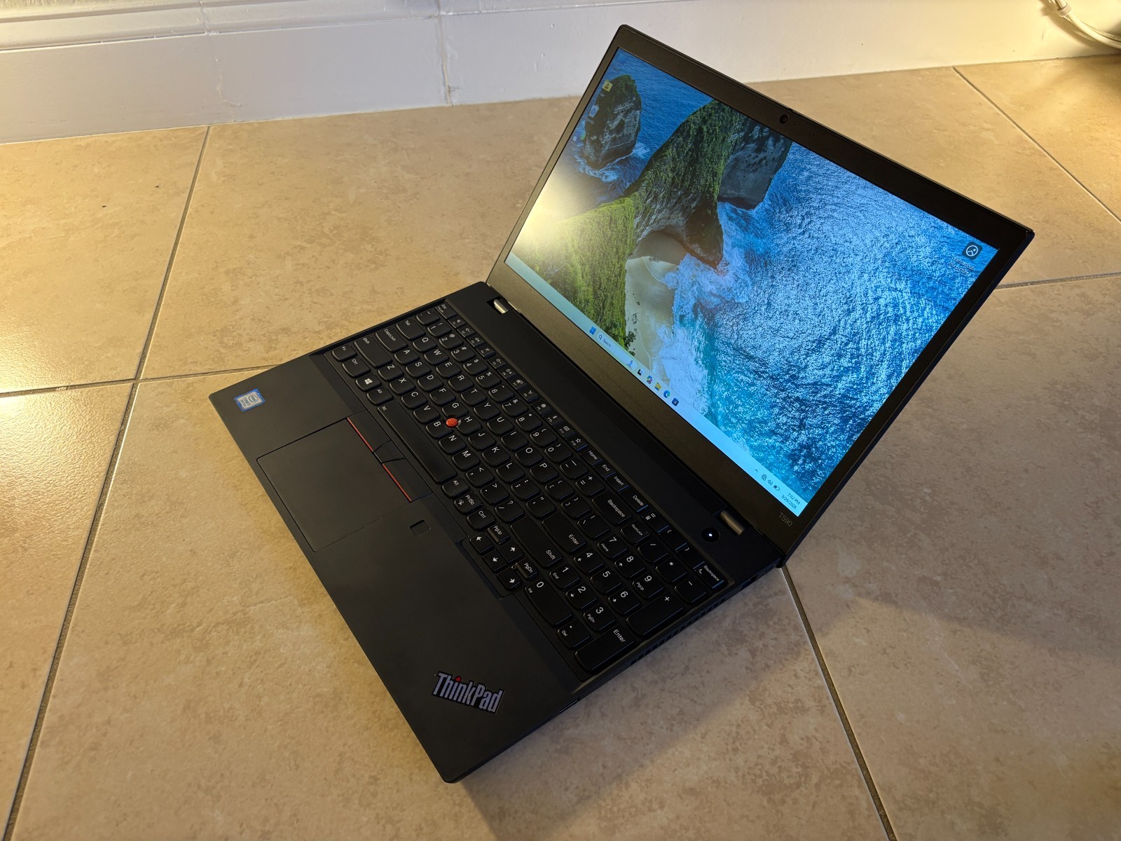 Lenovo ThinkPad T590 i7-8565U 16GB RAM 512GB SSD Windows 11 Pro 15.6″ Laptop