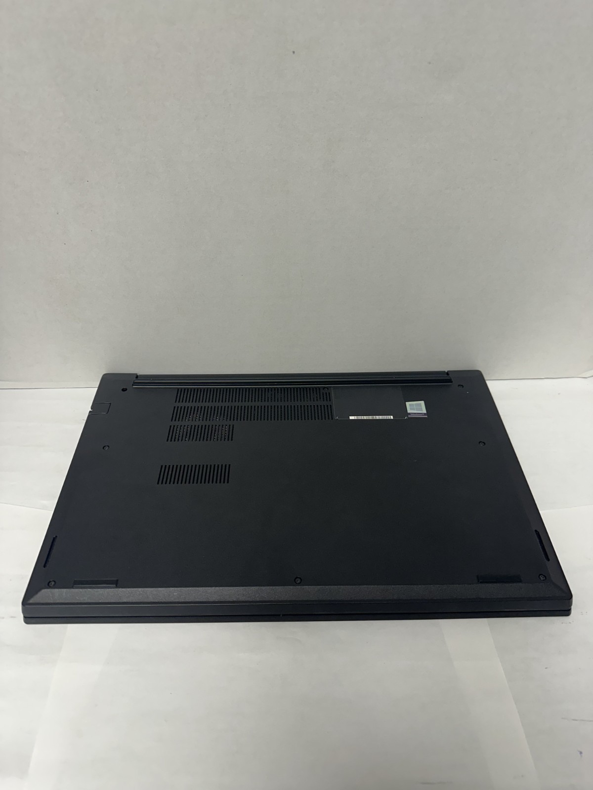 Lenovo E15 (i7-10510U, 8GB, No OS or Charger)
