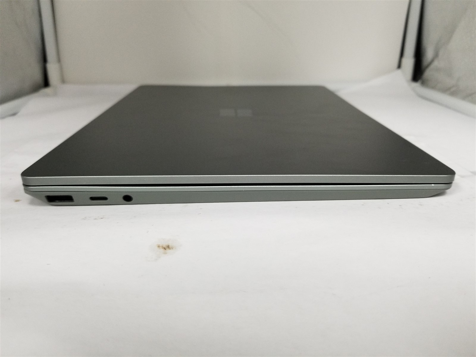 Microsoft Surface Laptop Go 2 Core i5 12.4″ 8GB/256GB Green See Details VD6227