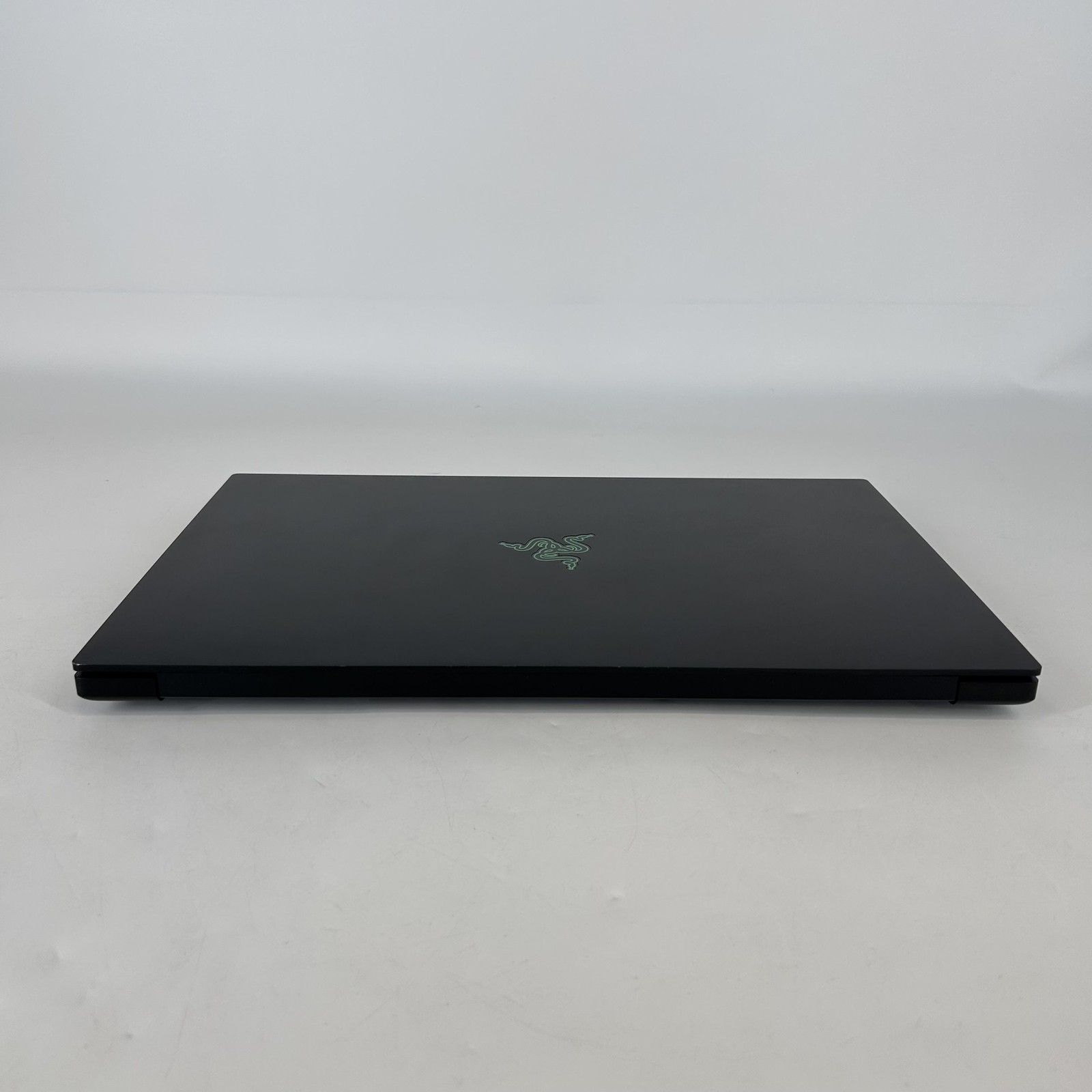 Razer Blade Pro 17 4K TOUCH i7-10875H 2.30GHz 32GB 2TB/1TB RTX 2080 Super Max-Q