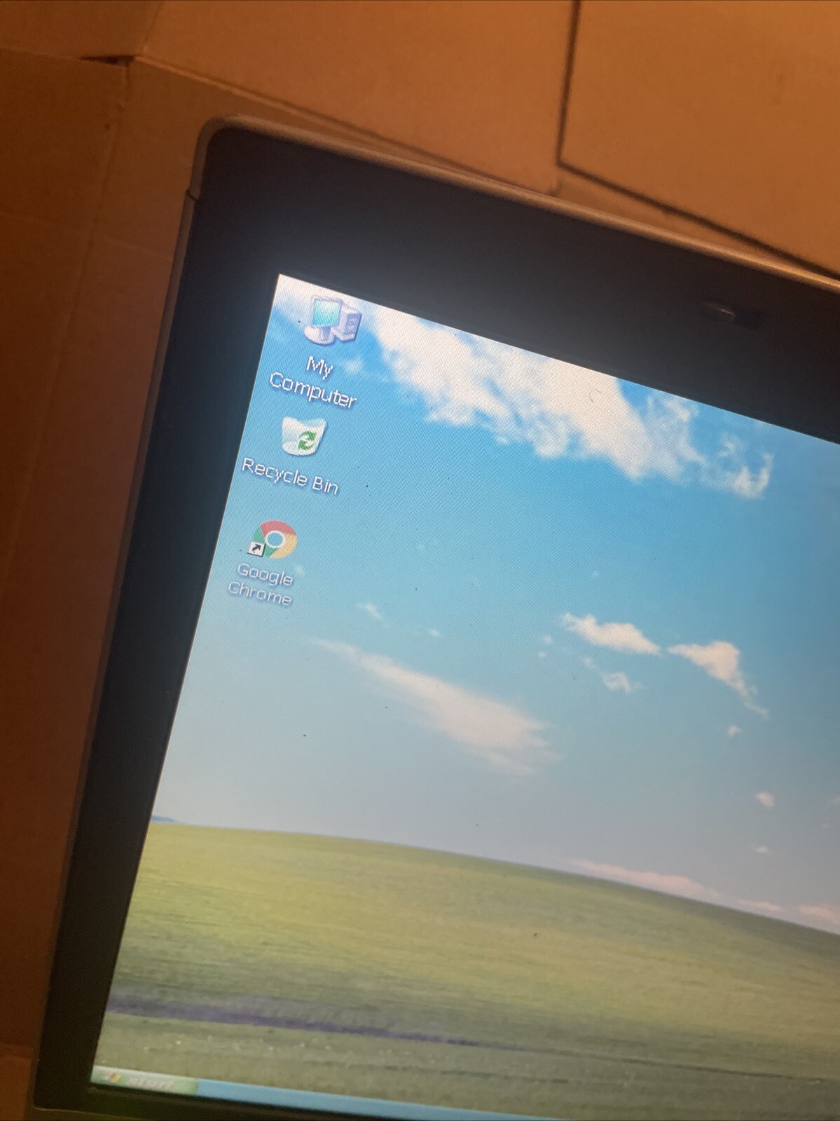 Compaq Presario X1000 Laptop Pentium M 1.4 GHz 2GB 160GB XP Sp3