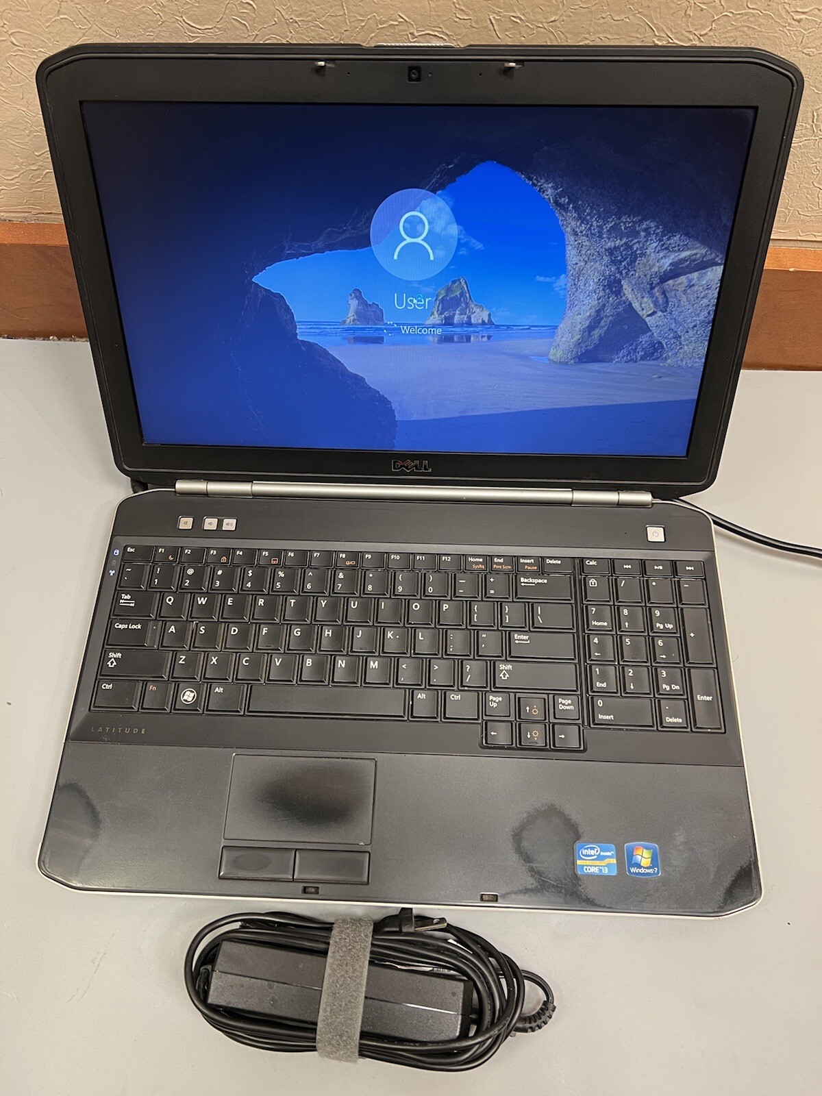 Dell Latitude E5520 Intel Core i3-2350 2.30GHz 4GB RAM 320GB HDD WEBCAM Win 10
