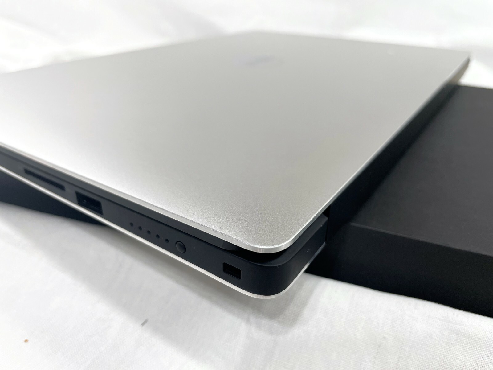 Dell XPS 15 7590 15.6″ 4K TOUCH ✔i7-9750H ✔64GB RAM✔1TB SSD ✔WiFi 6✔GTX 4GB✔W10P