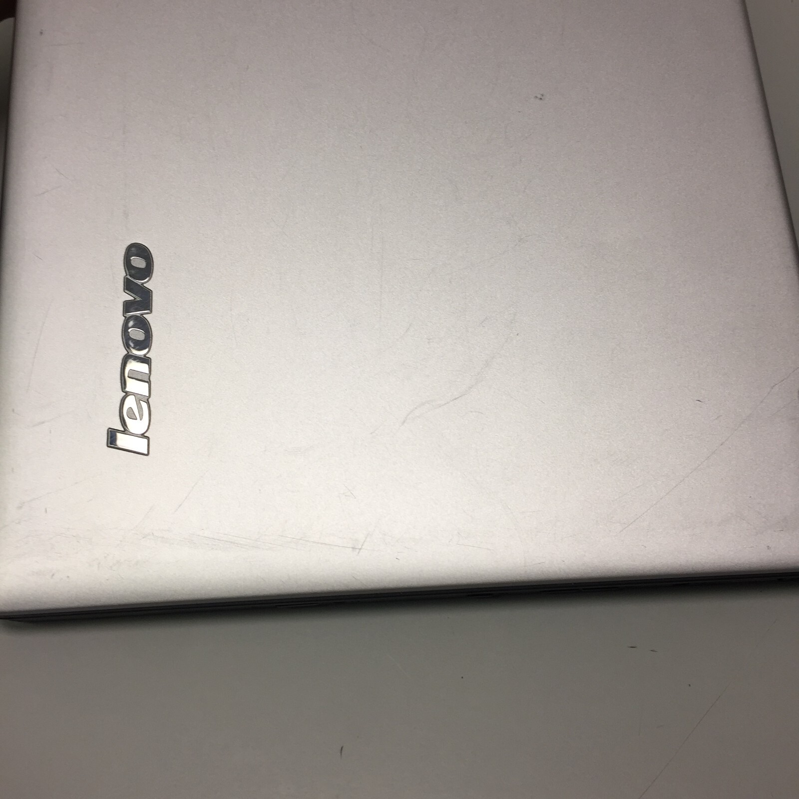 LENOVO yoga 2 11 core i3 4th gen 1.50 ghz 12.5” 4GB RAM 440 GN SSD WIN 1O HOME