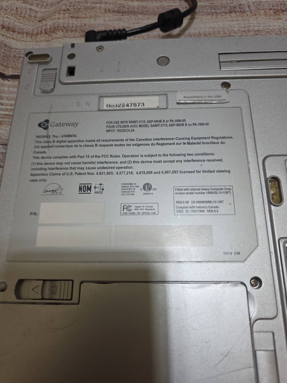 Gateway 450ROG 15in Screen Silver Laptop Computer CD/DVD RW Parts Only W Charger