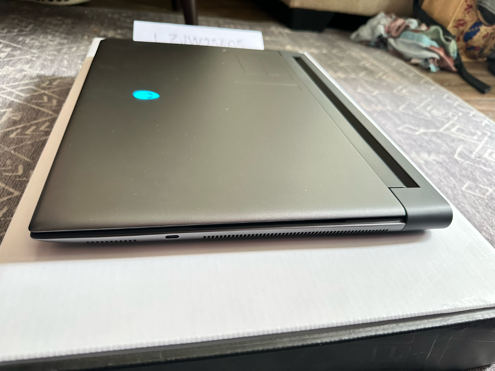 Alienware m18 R2 – i9-14900HX / RTX 4090 / 64GB / 2TB / QHD+ 165Hz – Great look