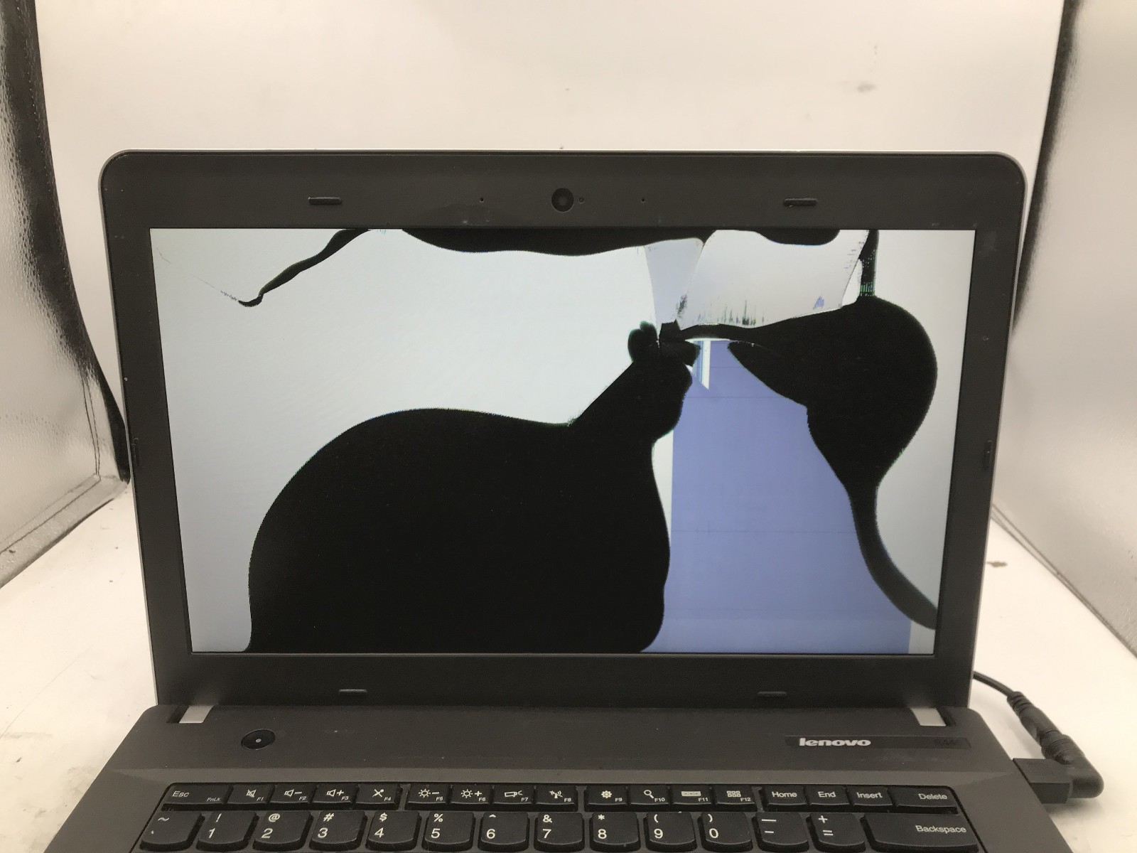 LENOVO THINKPAD E440 – FOR PARTS/BROKEN LCD – INTEL I3 4TH GEN – NO RAM -READ-BB