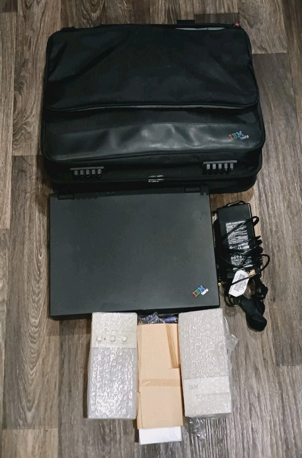 Vintage IBM ThinkPad 770 Windows 98se Works w/ Extras