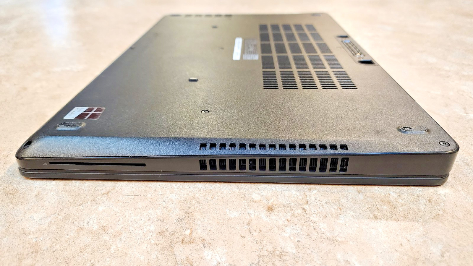 DELL LATITUDE E5570 15.6″ FHD INTEL CORE I5-6300U 256GB SSD 16GB RAM HDMI WIN11