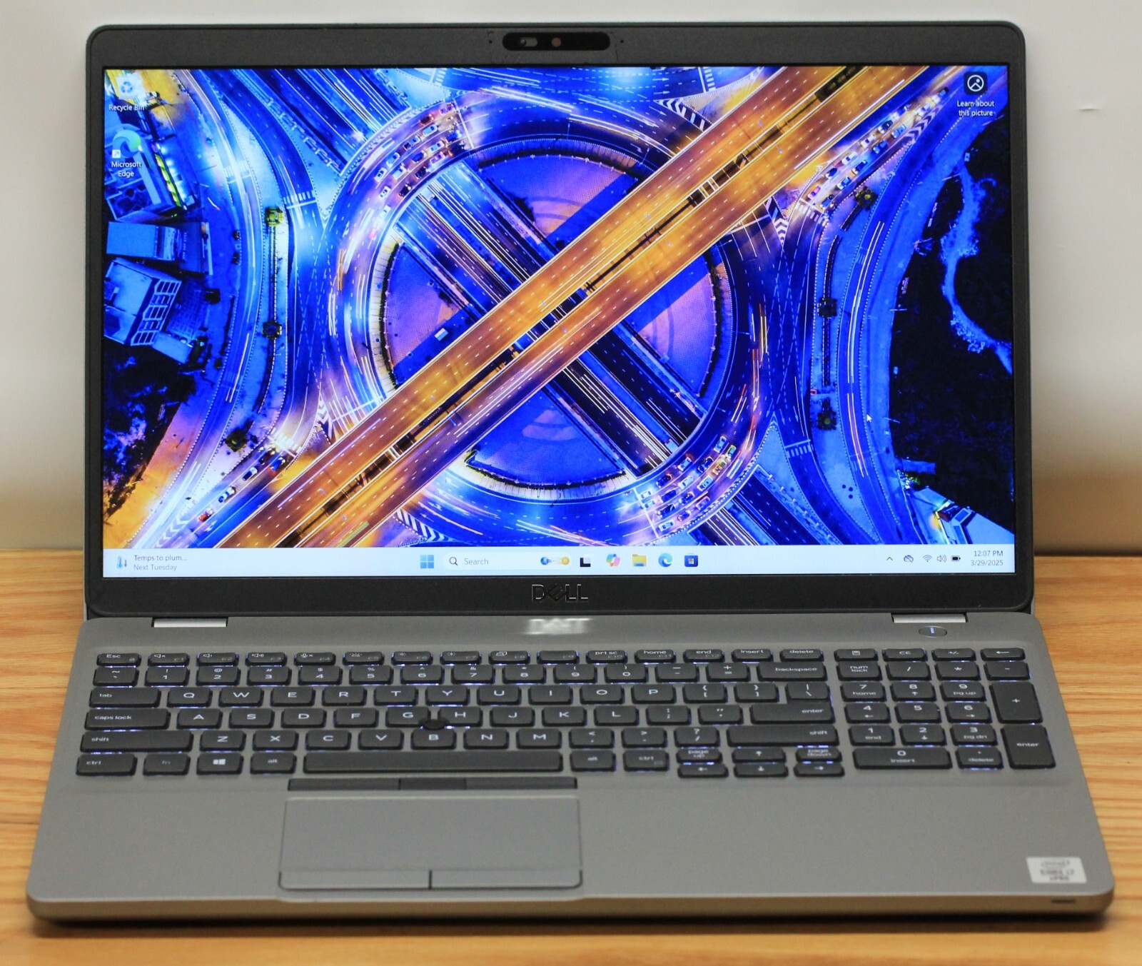 Latitude 5510: 15.6 FHD, i7-10610U, 32GB, 1TB NVMe, Win 11 Pro ** Read Desc.**
