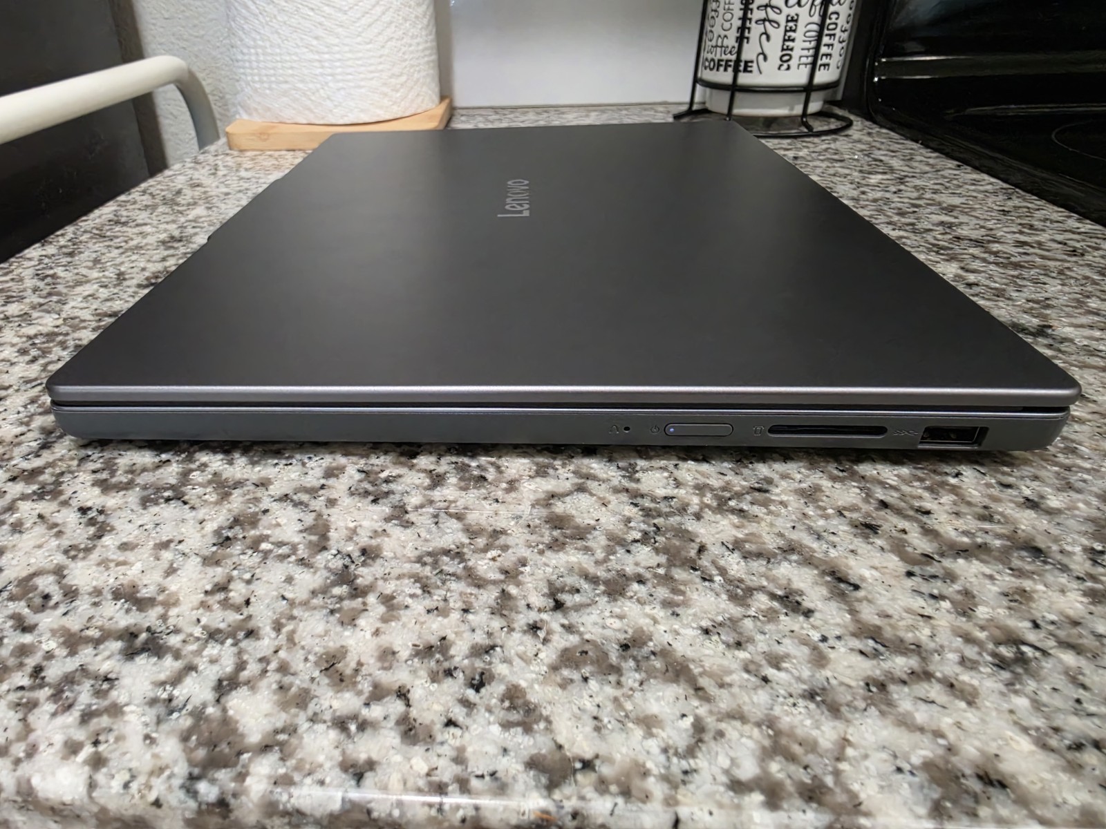 Lenovo IdeaPad Slim 3 15Q8X10 15.3″ Snapdragon X 2.9GHz 16GB RAM 256GB SSD
