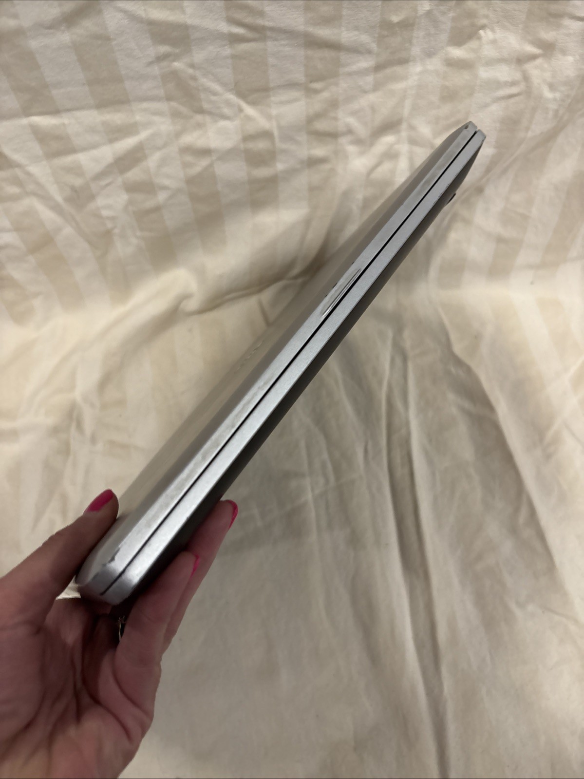 HP EliteBook Revolve 810 G3 – 11.6″ HD, 2.2GHz i5, 4GB RAM, 128GB SSD