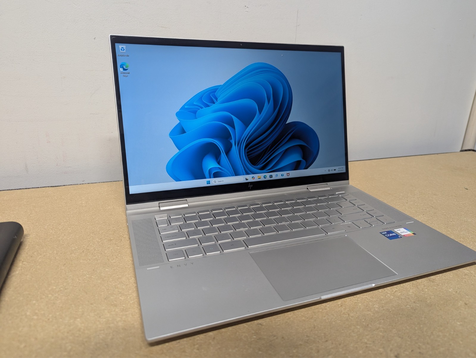 HP 15-es2072cl x360 2-in-1 Convertible 15 FHD Touchscreen i7-1260P 16GB 512GB SS