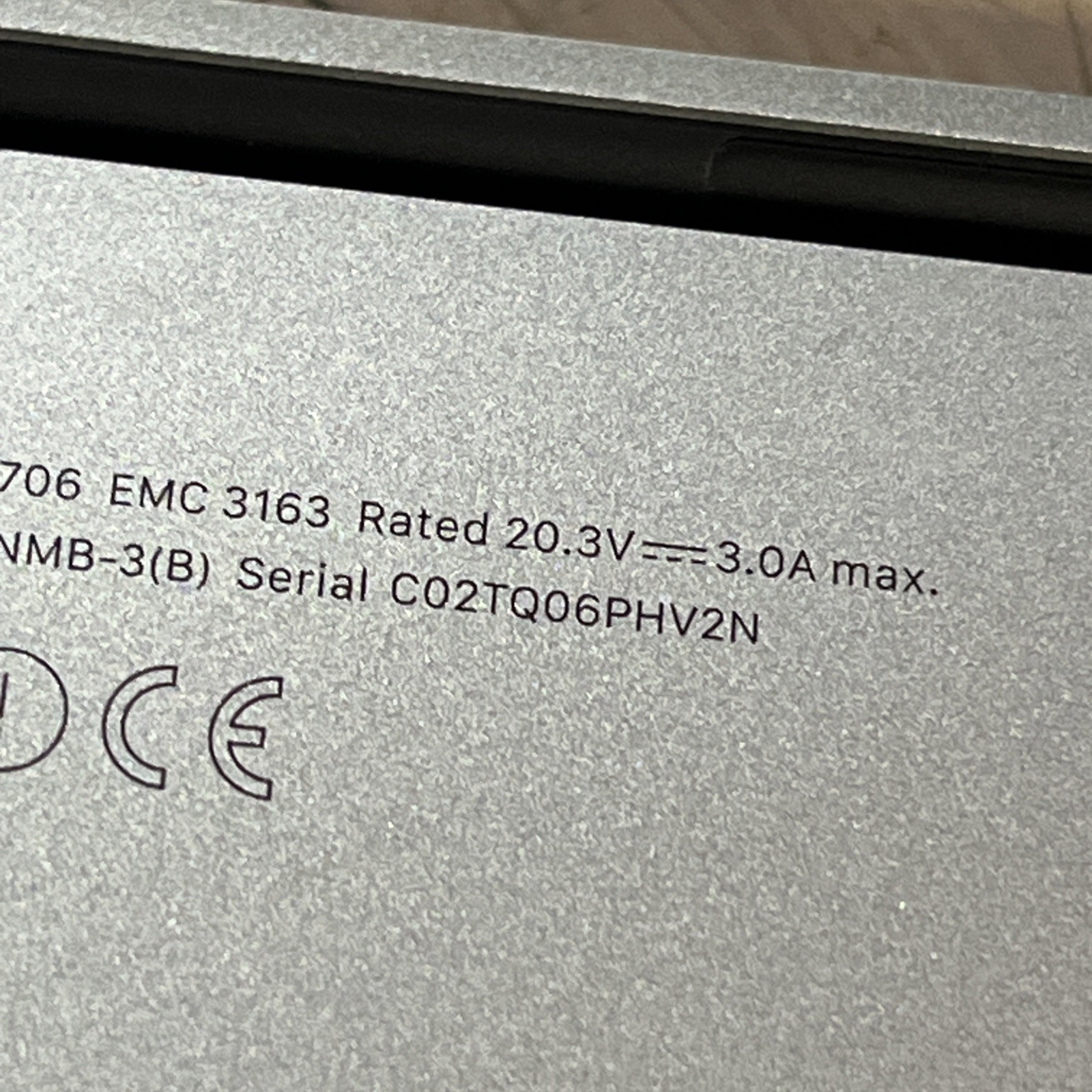 APPLE MACBOOK PRO 13″ TOUCH/MID-2017 CORE I5-7267U 3.1GHZ 8GB RAM 256SSD ,
