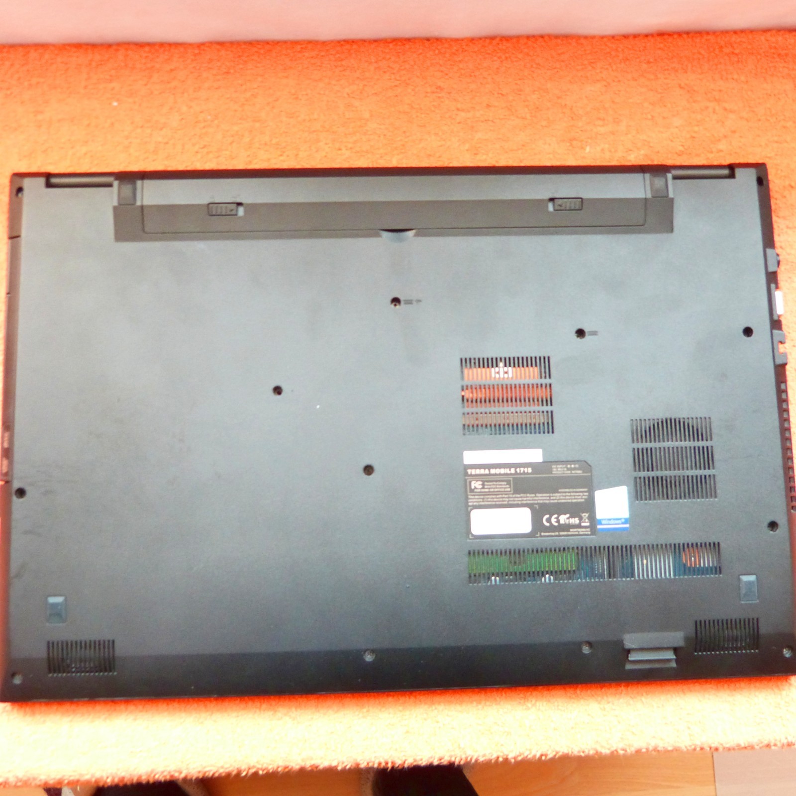 Terra 1715 PRO 17″ FULLHD I SSD Windows 11 I 8Gen Core i5 I DVDRW HDMI USBC