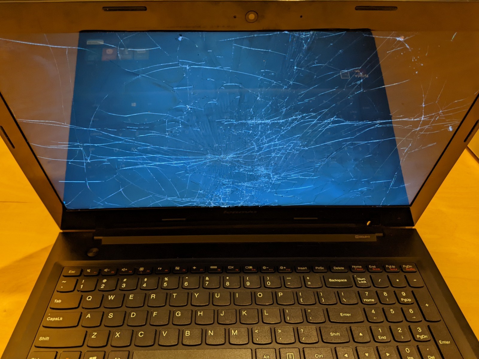 Lenovo G50-45 80E3 Laptop Broken screen No HDD NO AC AMD A8-6410 2.00GHz 6GB RAM