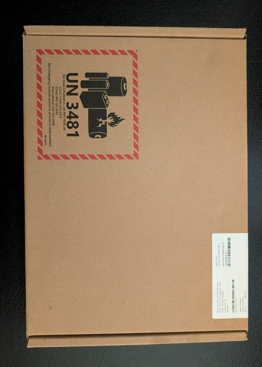 BRAND NEW PLATINUM MICROSOFT SURFACE 10 PRO 512 GB ***FREE SHIPPING***