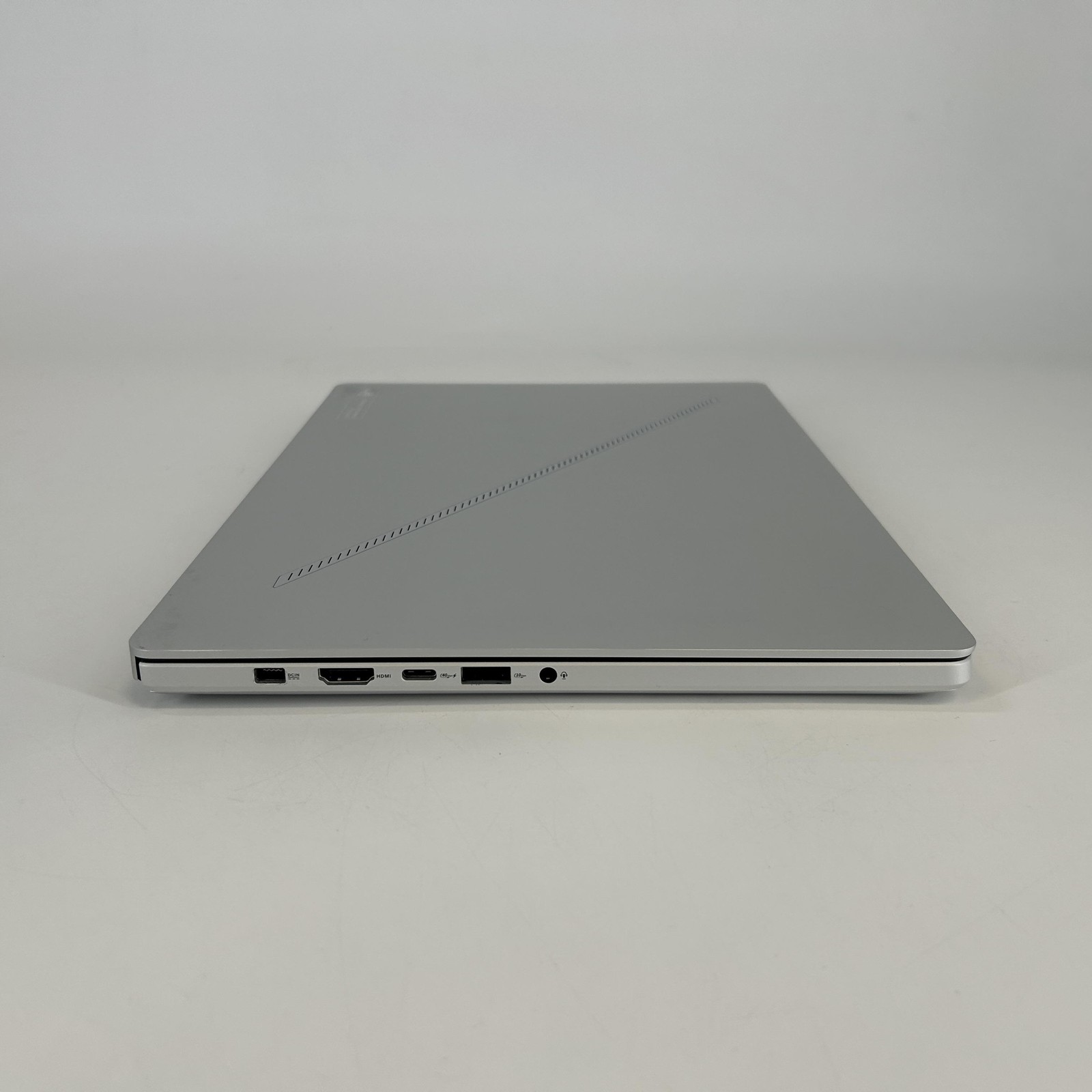 Asus ROG Zephyrus G14 GA403 14 120Hz QHD+ 4GHz Ryzen 9 8945HS 16GB 1TB RTX 4060