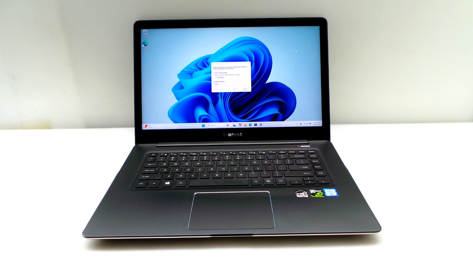 Samsung Notebook NP940Z5L | 15.6″ | i7-6700HQ | 8GB 256GB SSD | Touchscreen