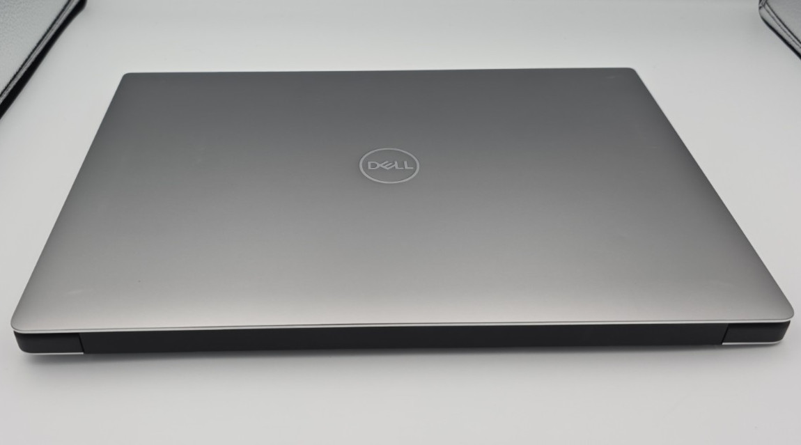 Dell Precision 5540 15.6″ | i7-9850H | 32GB | 1TB | NVIDIA T2000 | w/CHARGER!