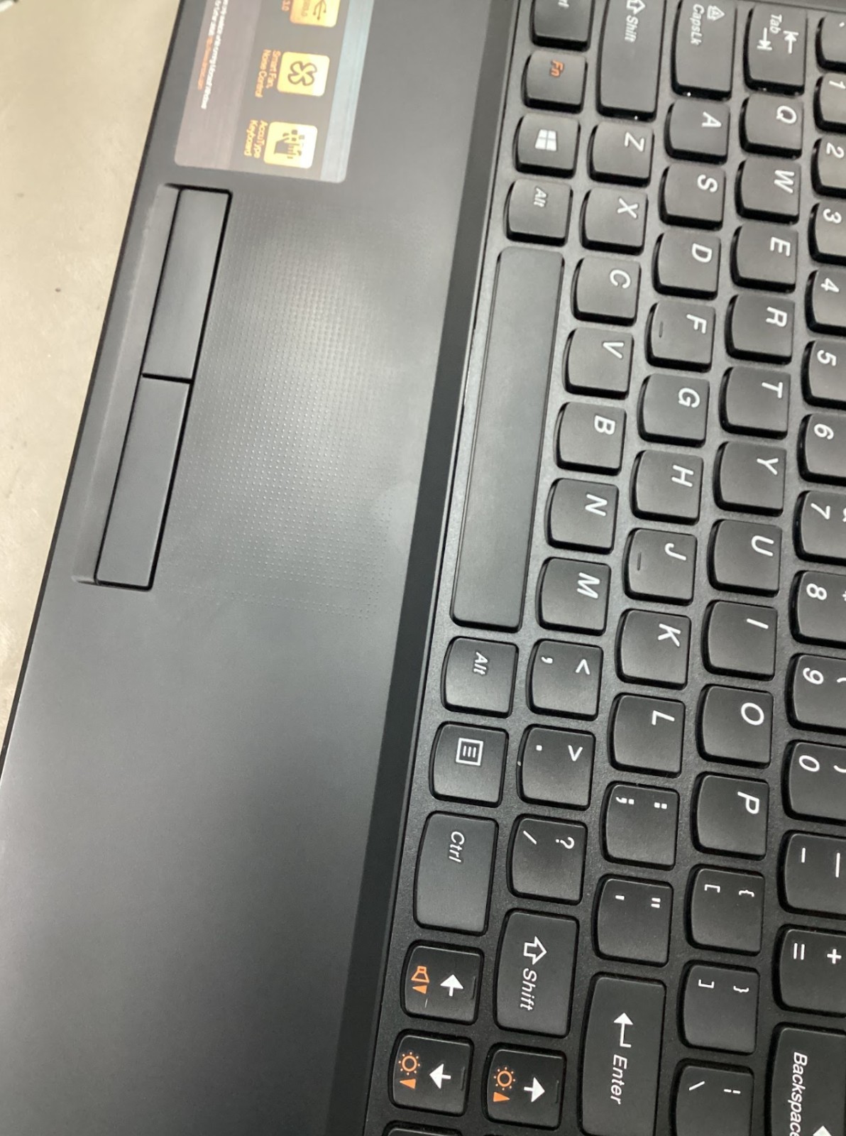 Lenovo Laptop Intel Pentium B960 4GB Memory 320GB HDD Intel HD Graphics 15.6″