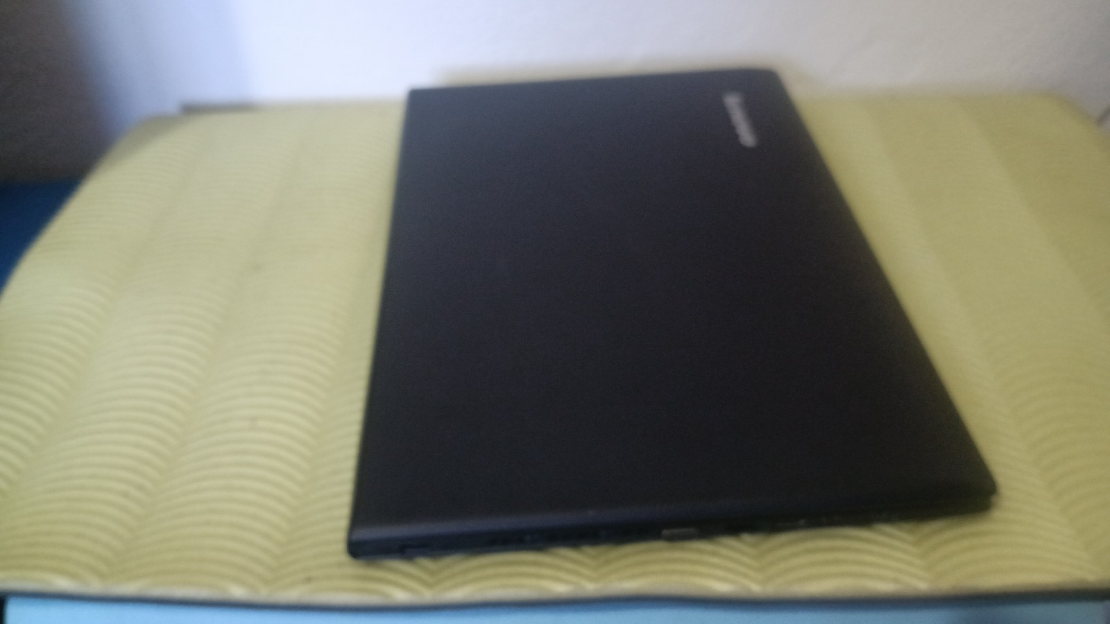 Lenovo ideapad G70-35 17.3″ 1600×900 AMD A8-6410 QUADCO 8gb 256gb RADEON R5 1GB