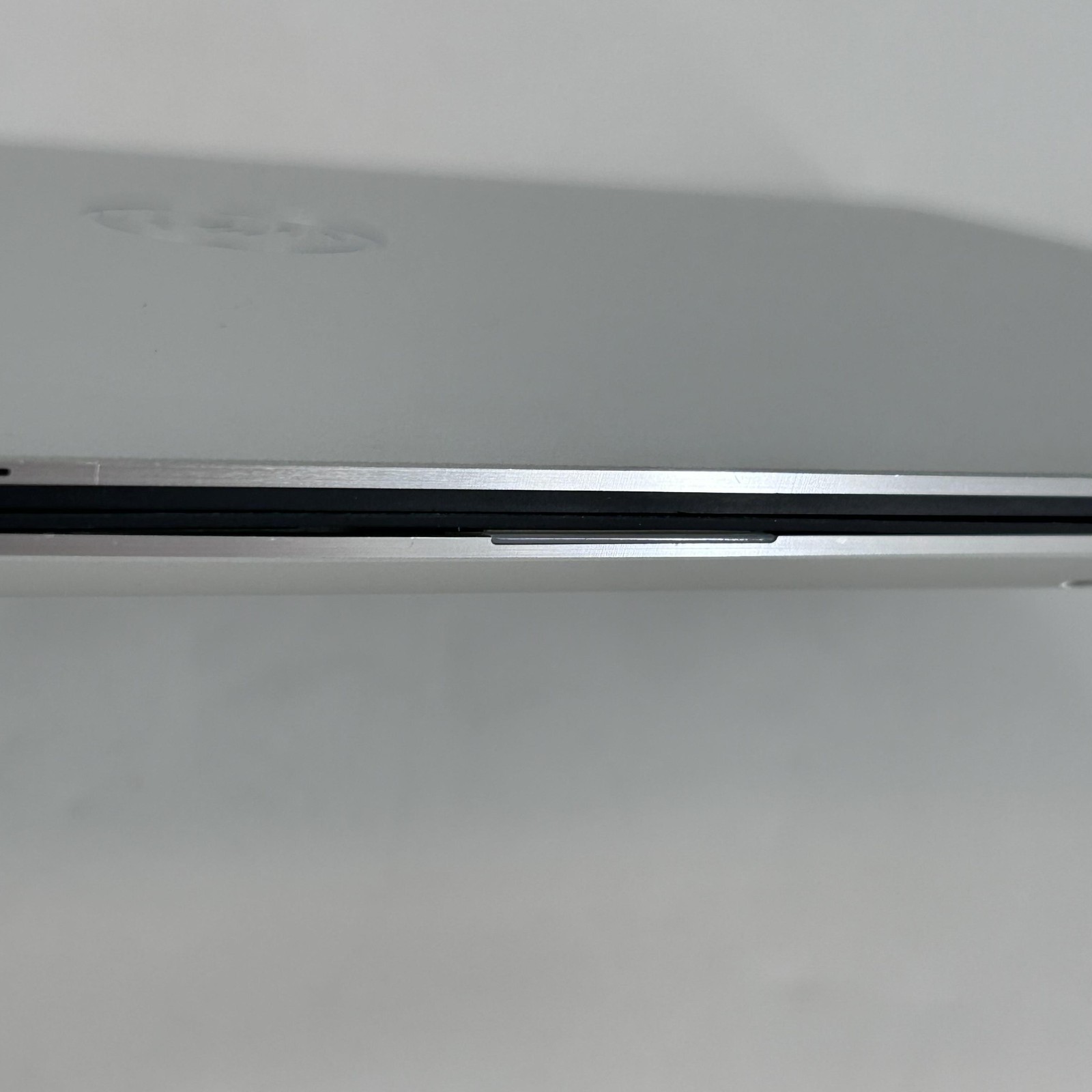 Dell XPS 15 9530 FHD+ 2.4 GHz i7-13700H 32GB 512GB SSD RTX 4060 BENT FRAME