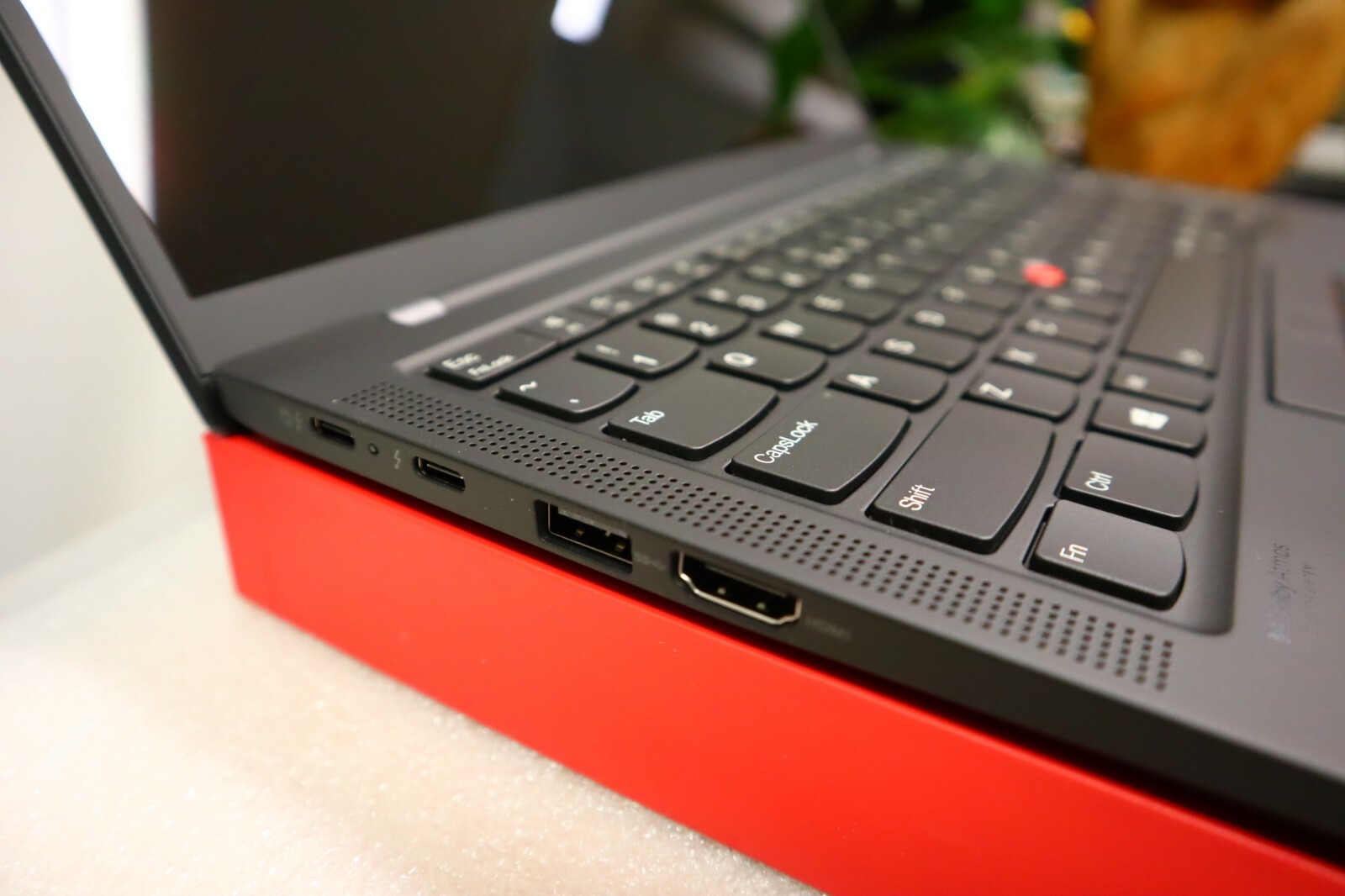 US English Lenovo Thinkpad X1 Carbon G9 WQUXGA i7-1185G7 32GB 1TB Gar Laptop