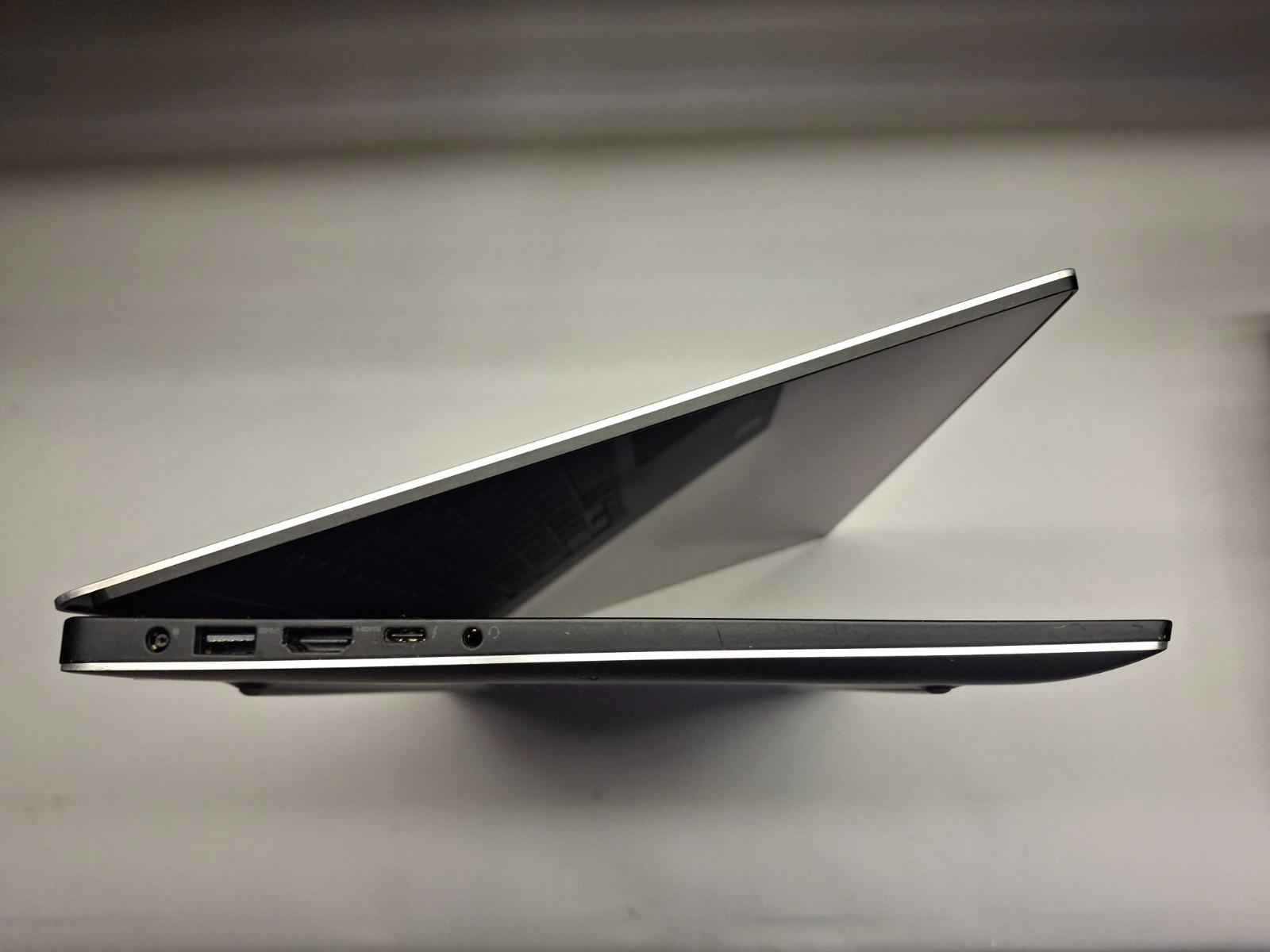 Dell Precision 5530 15.6″UHD Touch i9-8950HK 32GB Ram 256 SSD Quadro P2000 W11 P