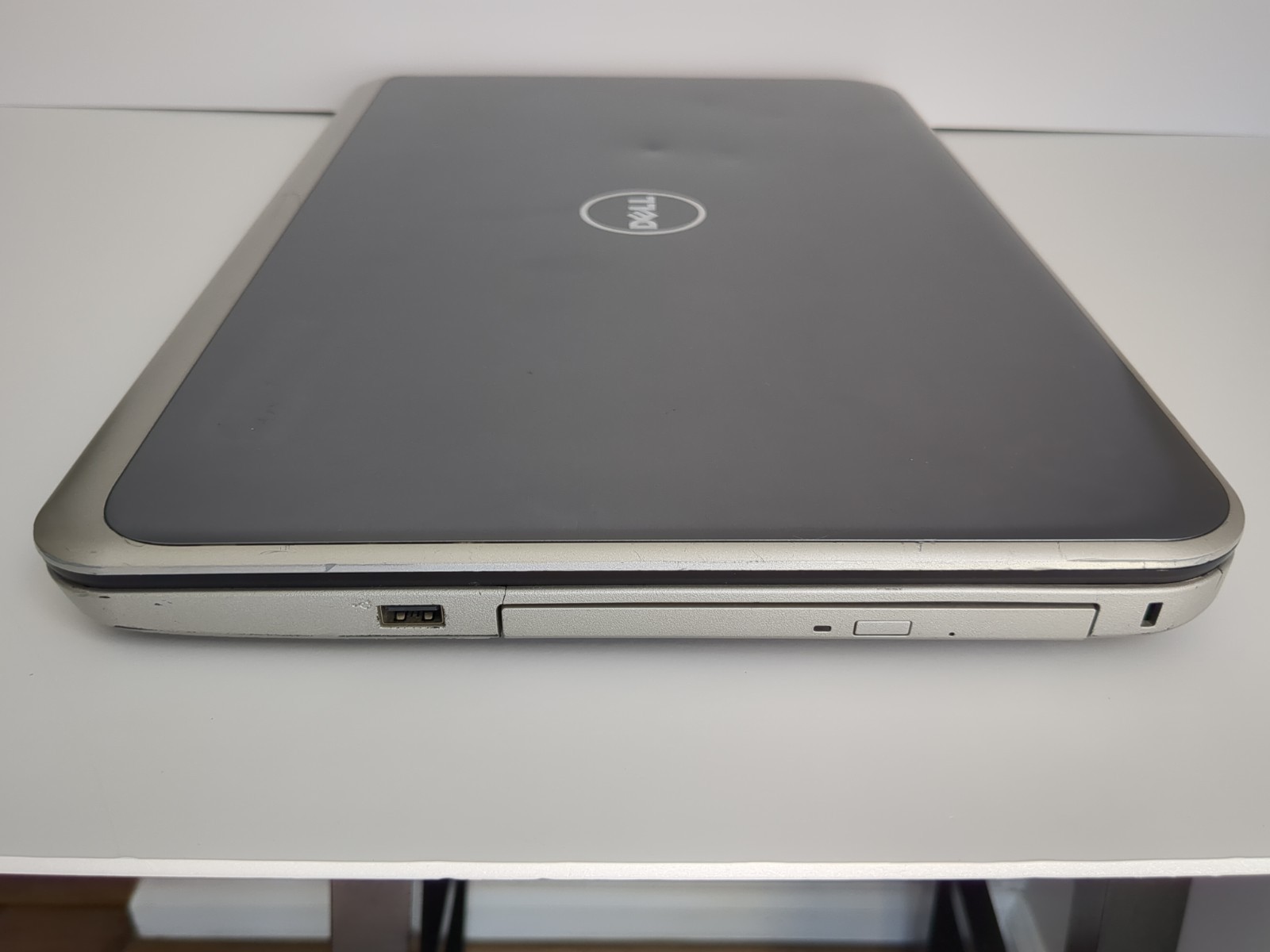 Dell Inspiron 17R 5737 Laptop i7-4500U 8GBs Ram, No HDD Screen Is Good