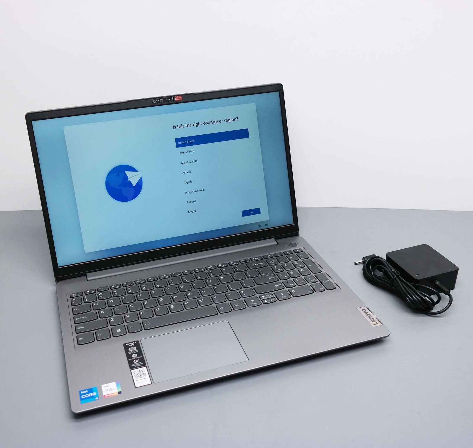 IdeaPad 3 82H801DQUS 15.6″ Intel Core i5-1135G7 12GB 256GB
