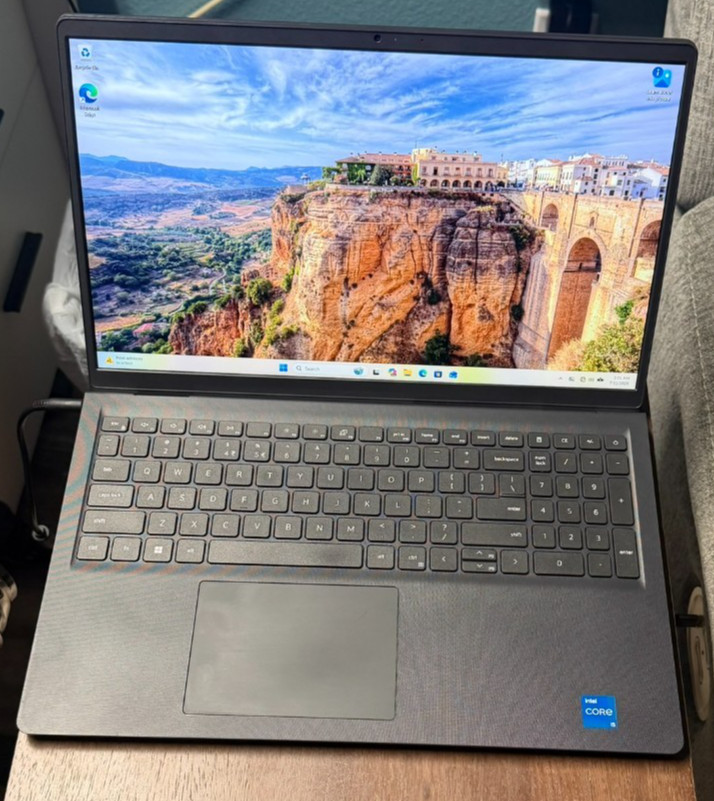 Dell Vostro 15 3530 Laptop i5-1334U 32GB RAM 1TB NVMe Windows 11 Pro w/Charger