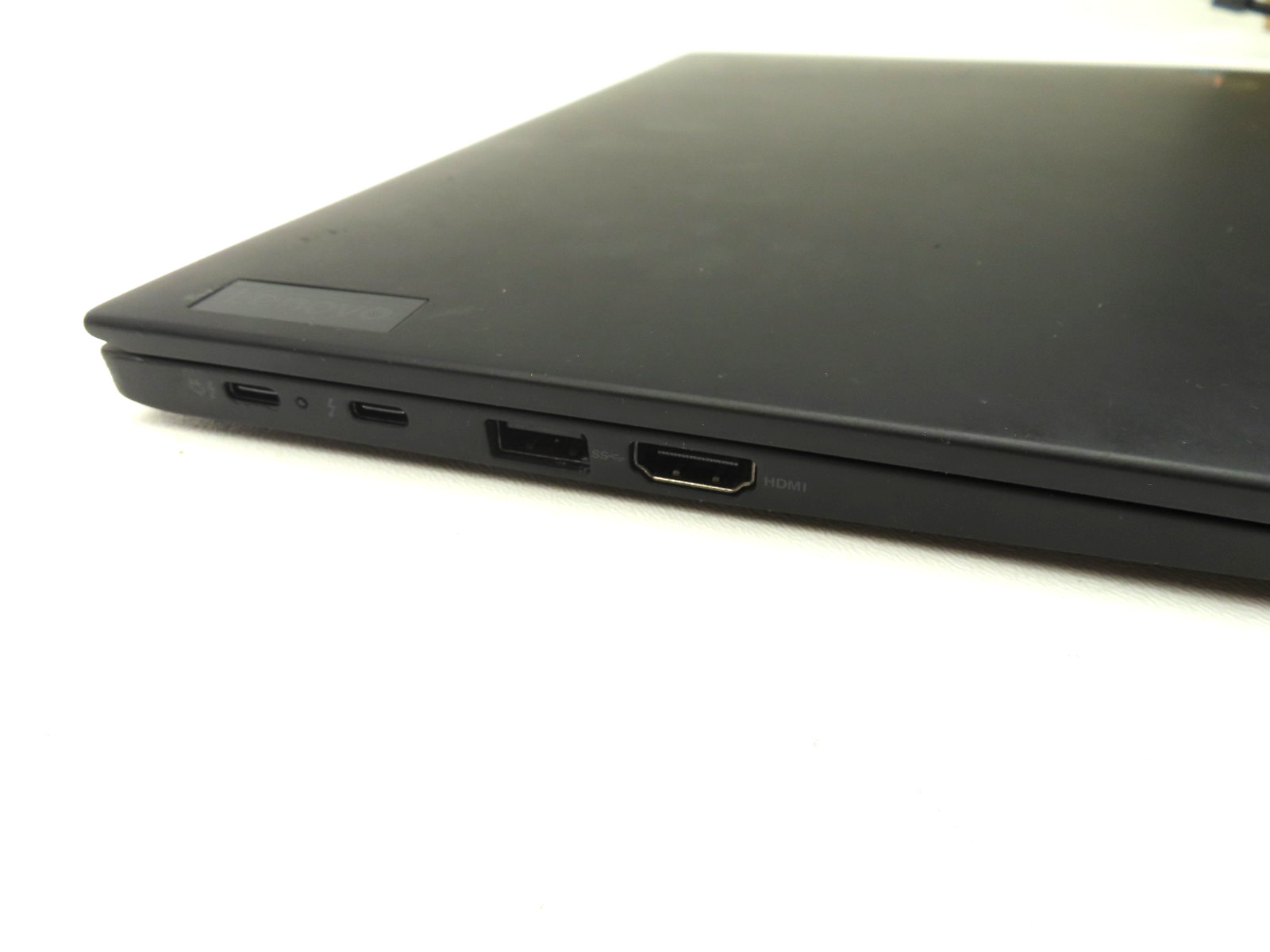 Lenovo ThinkPad X1 Carbon 9th Gen 14″ Intel i7-1185G7 3.0GHz 16GB RAM 512GB SSD