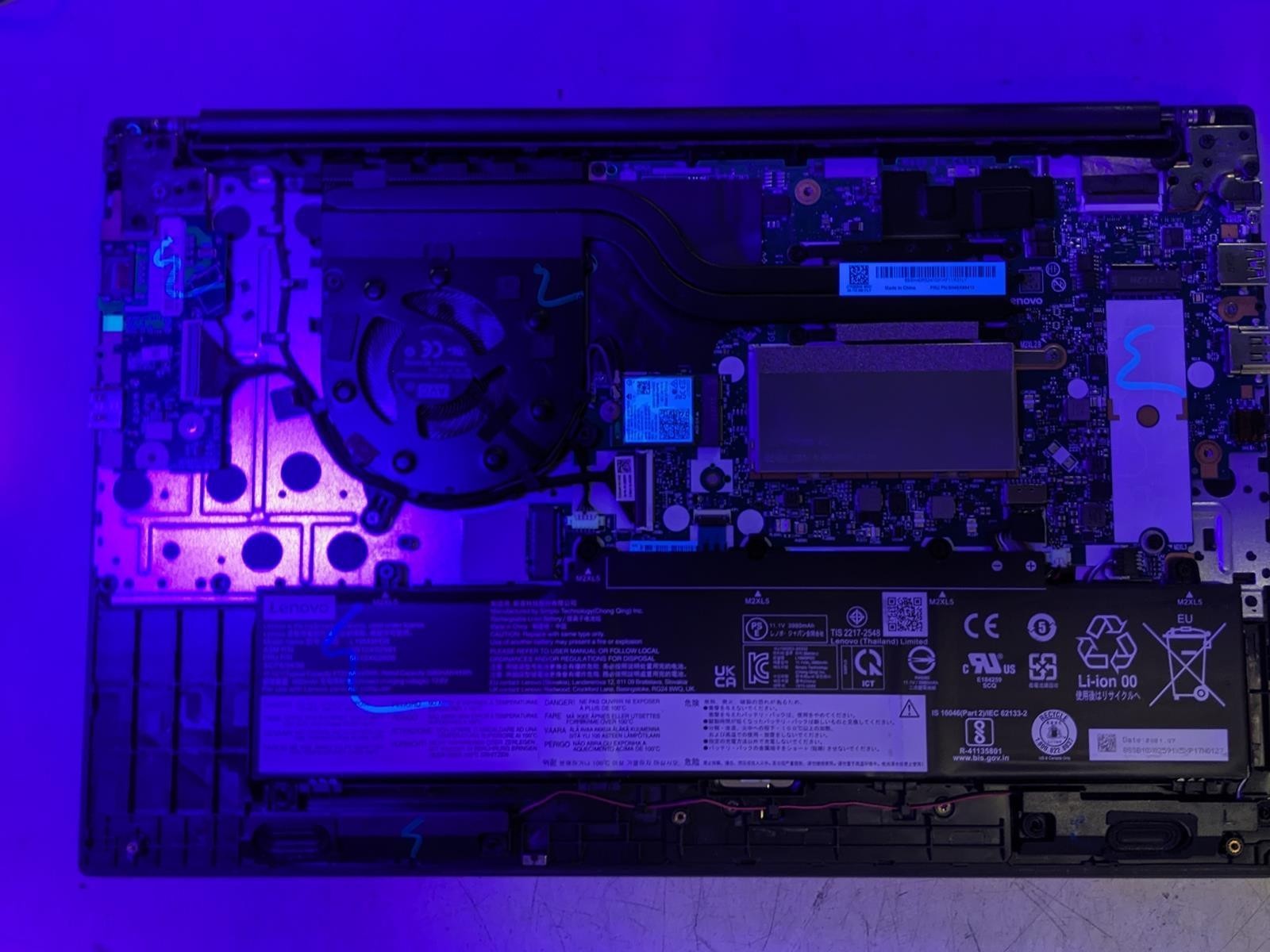 LENOVO THINKPAD E15 GEN 2 i5-1135G7 @ 2.40GHz, NO RAM/NO HDD/OS – (FOR PARTS)