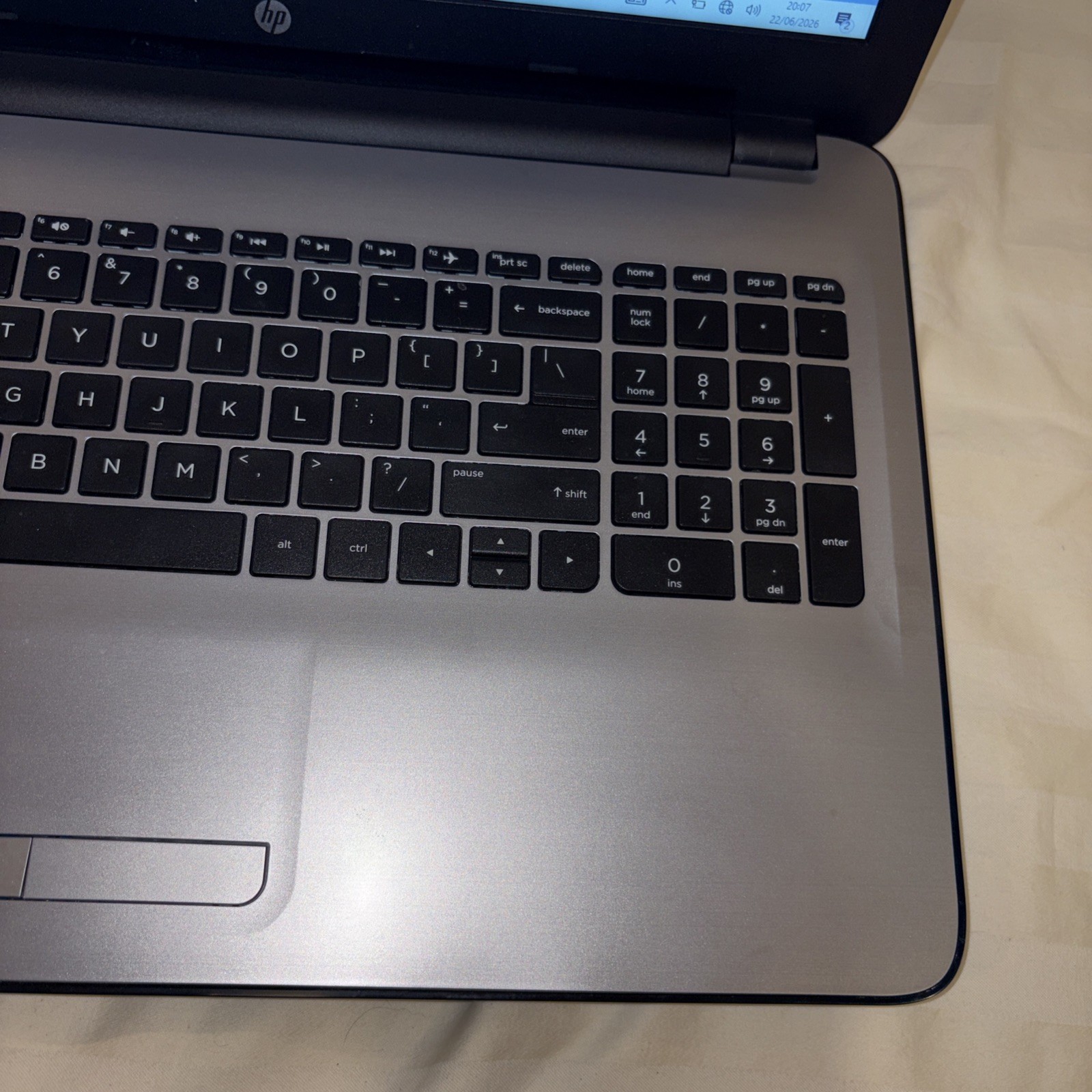 HP 15-ba113cl 15.6″ AMD A10-9600P@2.4GHz 12GB 1TB HDD Windows 10 Home Laptop