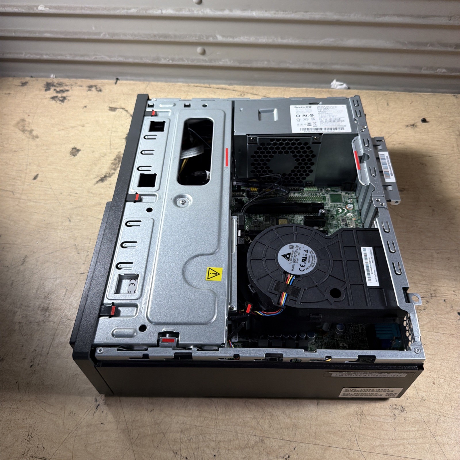LENOVO THINKCENTRE M920S INTEL CORE I5 8TH GEN 16GB RAM **NO HD/ NO CADDIE