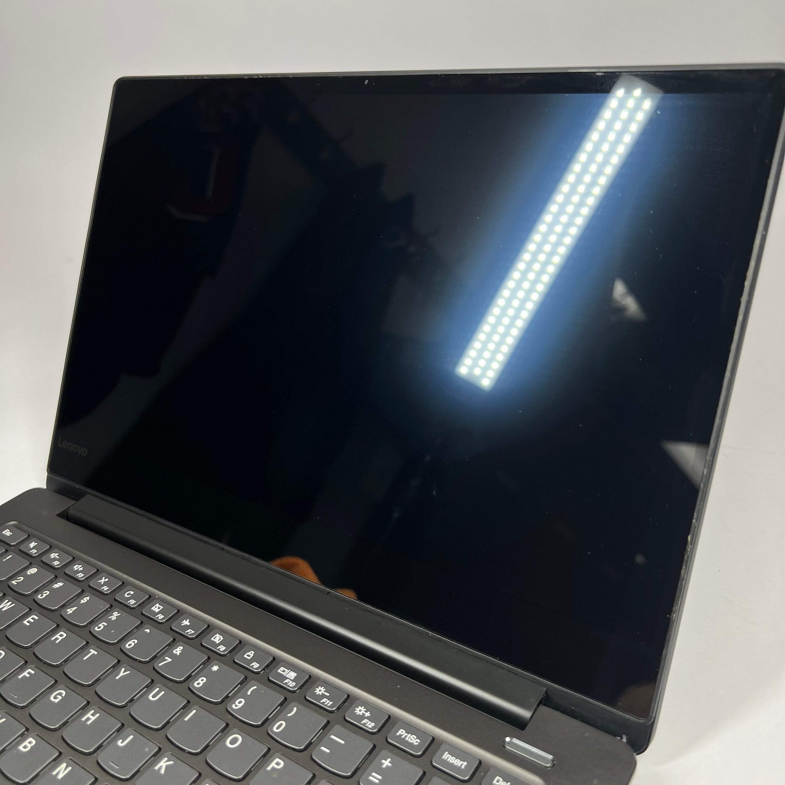 Broken Lenovo IdeaPad 530S 15.6″ i5-8250U 8GB RAM No Battery No SSD
