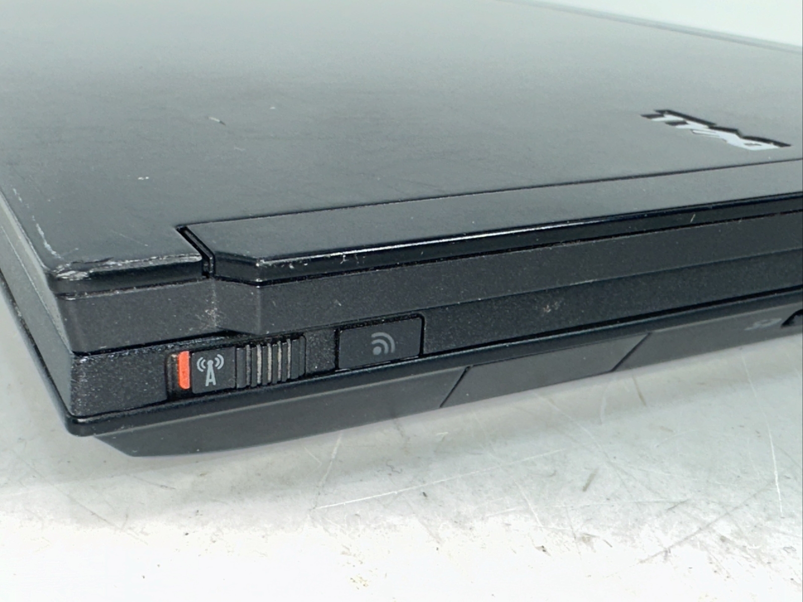 Dell Latitude E4200 Intel Core 2 DUO CPU U9600 @ 1.60GHZ / 2GB / NO Hard drive
