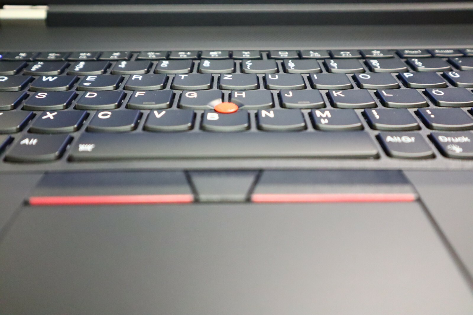 LENOVO THINKPAD P17 i7-10850H 17″ UHD 64GB 4TB CAD NVIDIA T2000 UBUNTU LINUX WIN