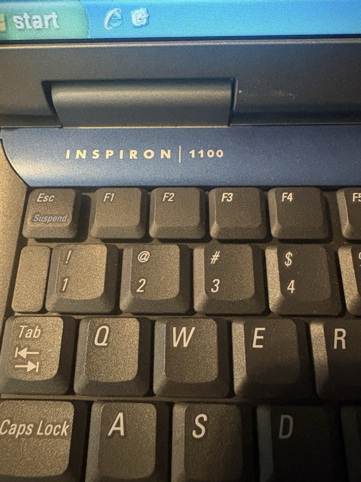 Dell Inspiron 1100 PP07L Notebook Laptop Windows XP/ Holds Charge/Working