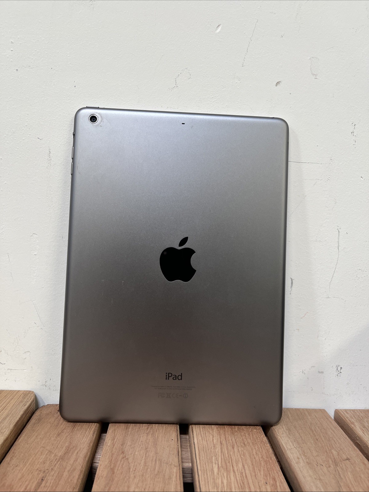 Apple iPad Air 9.7 in Model A1474, 32GB Space Gray Wi-Fi , PARTS ONLY
