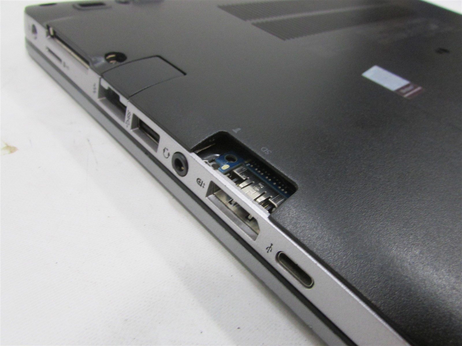 HP Elitebook 840 G4 i5-7200U 2.5GHz 8GB RAM 512GB m.2 14″ Win 10 Pro Touch DMG