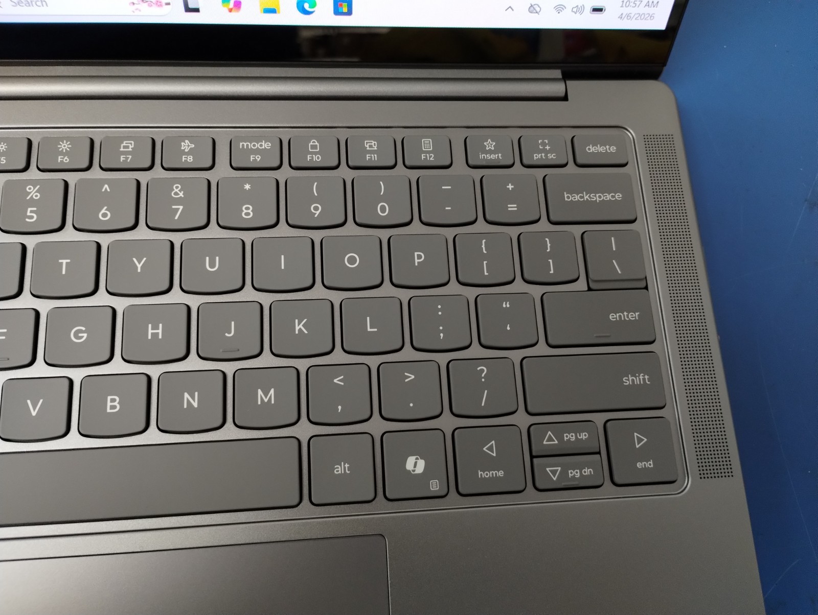 Lenovo Slim 7 14ILL10, Intel Core Ultra 7, 2.20 GHz, 32 GB RAM, 1 TB NVMe SSD