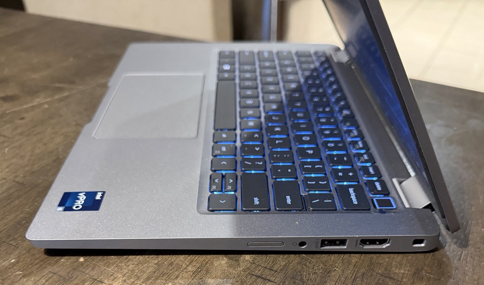 DELL LATITUDE 5330 INTEL CORE I5-1245U 8GB RAM 256GB NVME 13.3 IN CAM WIN11