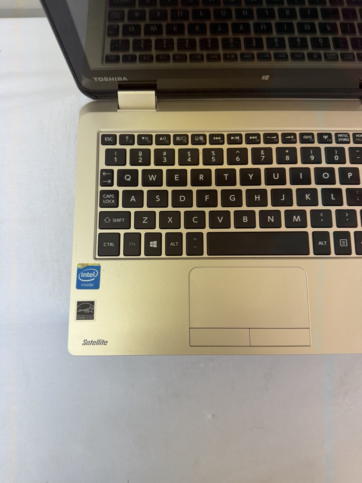 Toshiba Satellite L15W-B1302 Laptop – Good Screen – Intel Celeron N2840-Read Des