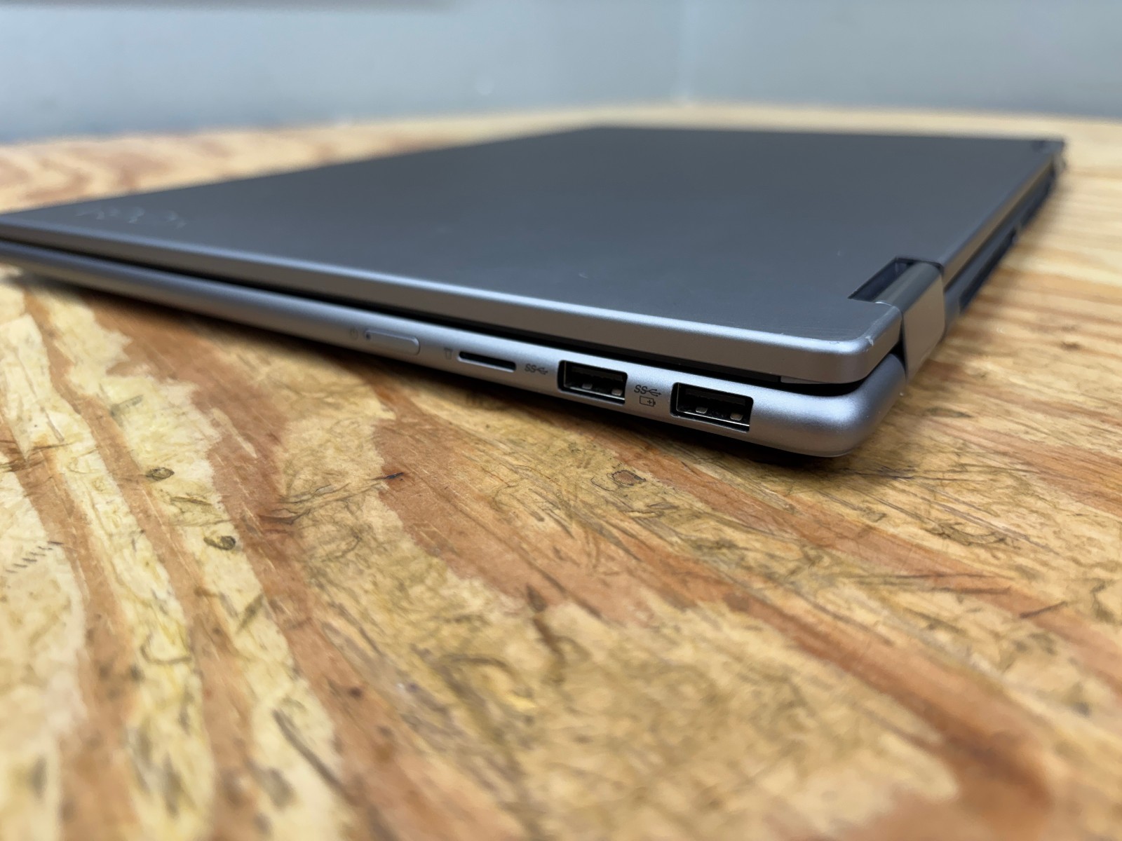 Lenovo Yoga 7 16″ 2-in-1 AMD Ryzen 5 7535U 8GB 512GB SSD Touch Win11