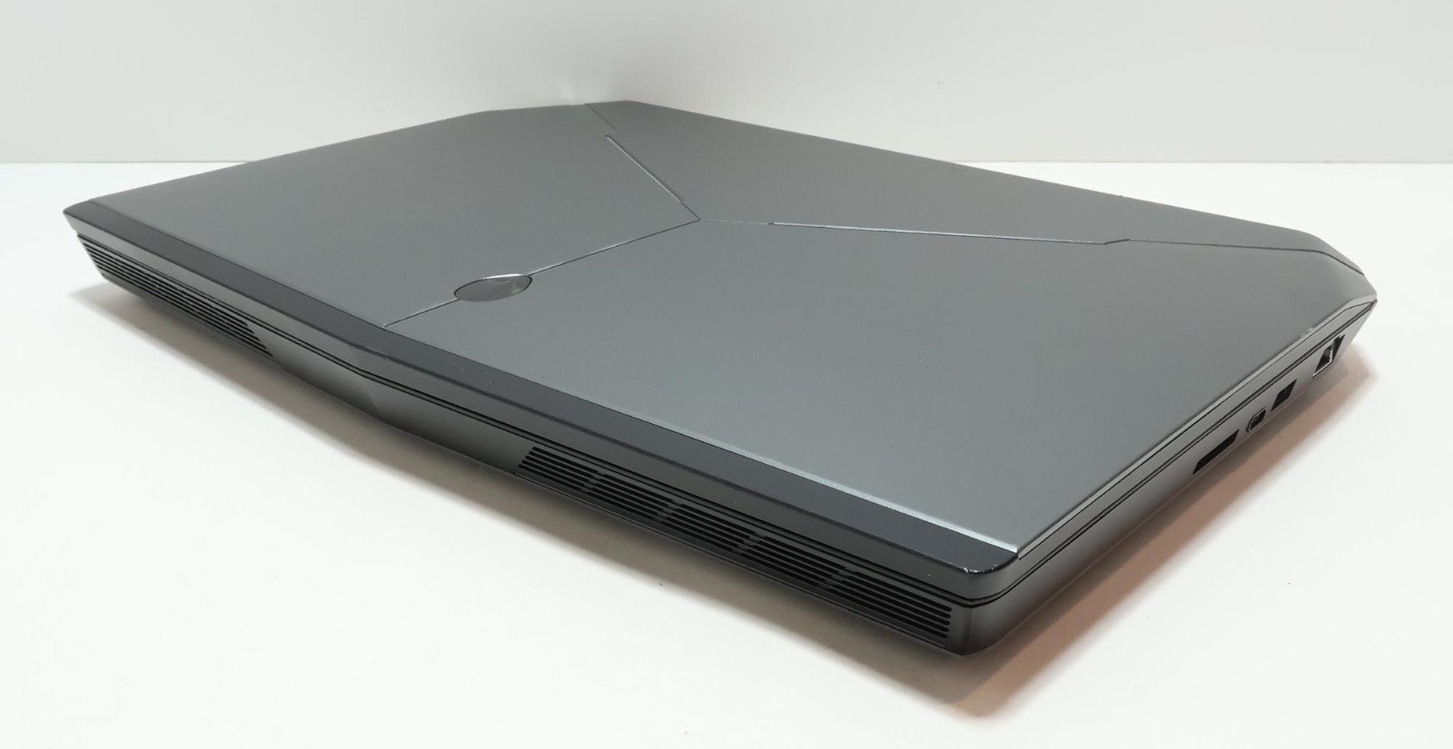 Dell Alienware 15 R2 Core i5-6300HQ 2.3GHz 8GB 128GB 1TB GTX 965M 15.4″